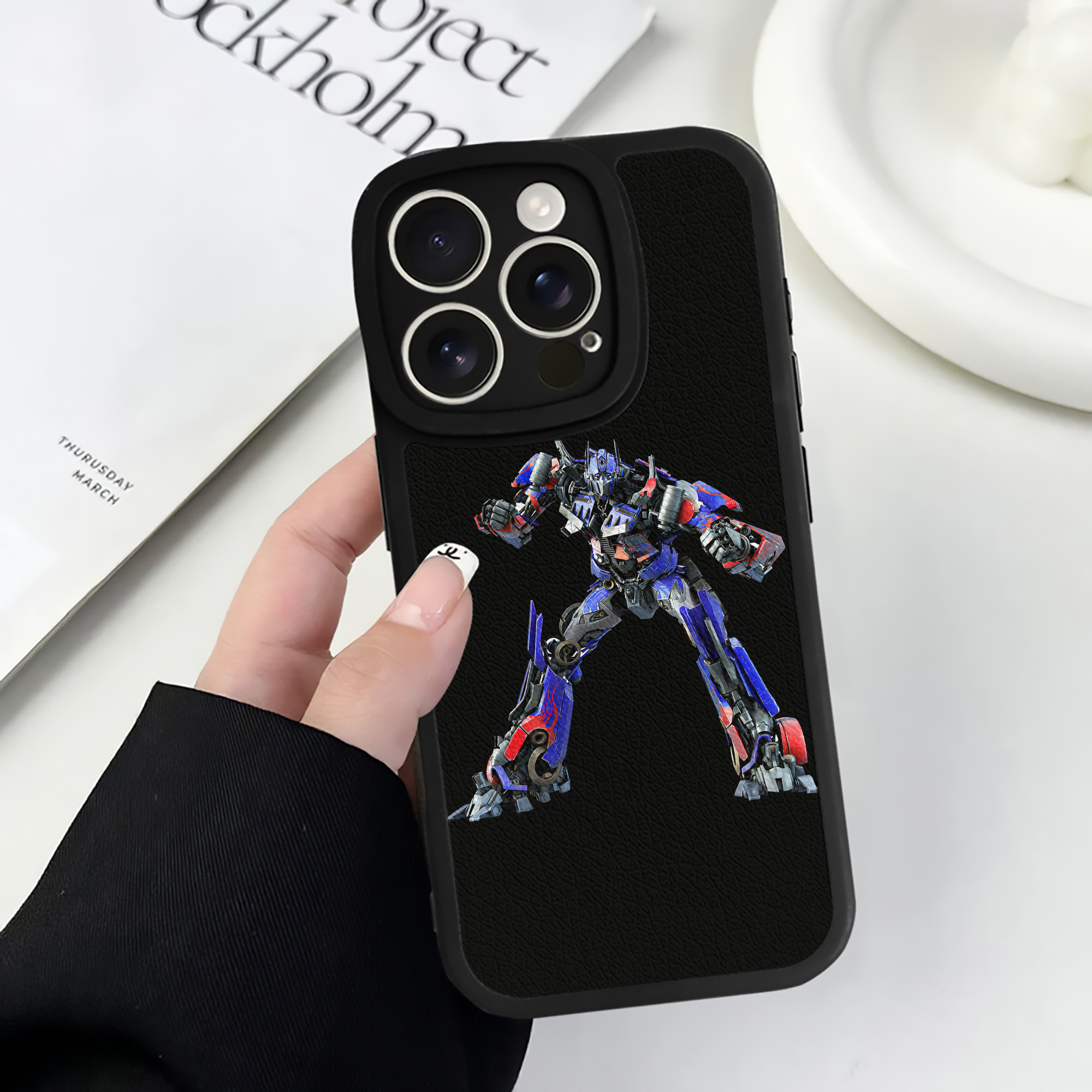 （画像用） Transformers トランスフォーマー 【iPhone 16シリーズ対応】シリコンスマホケース（レザー調） 材質：シリコン